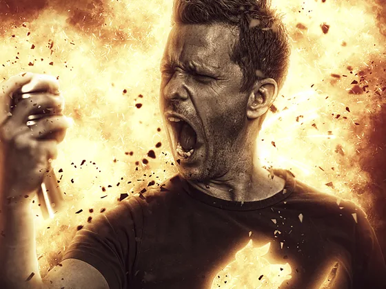 Der Feuerball vom Plakat: Nepo Fitz mitten in der Explosion